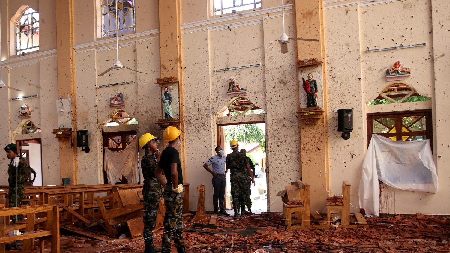 کلیسای سنت سپانستتین در سریلانکا پس از بمب گذاری تروریستی